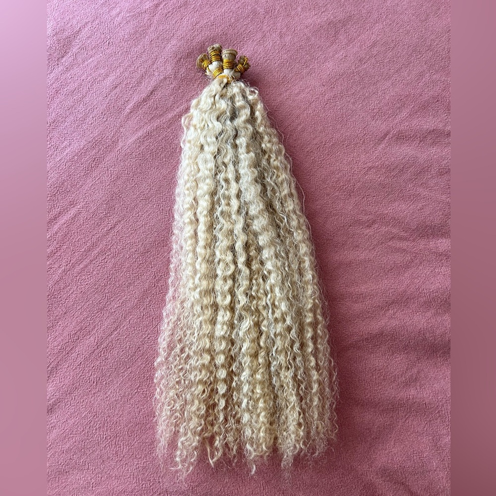 Blonde Curly 20” human hair extensions by Hairplusbase